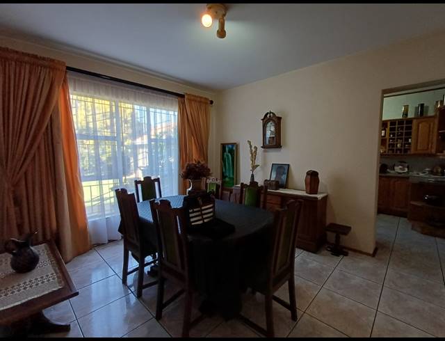 4 BEDROOM HOUSE FOR SALE IN VANDERBIJLPARK SE 3